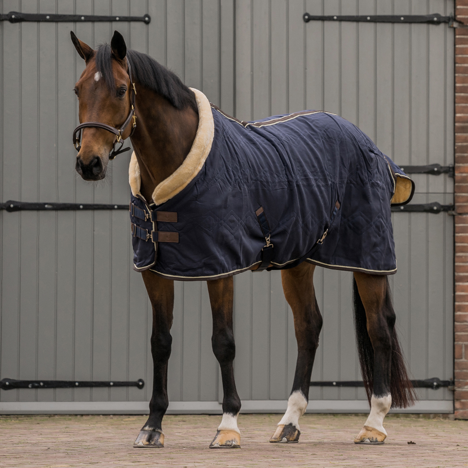 HORKA Luxurious stable rug WITH COLLAR