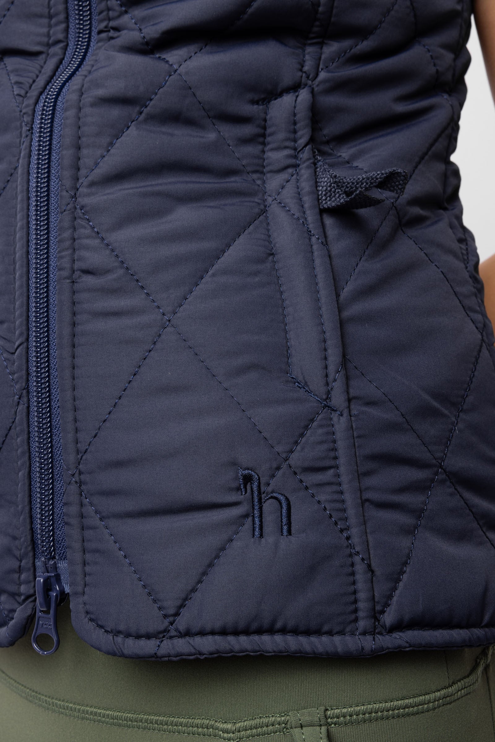 Horze Children´s Classic Quilted Riding Vest, navy - Image 9