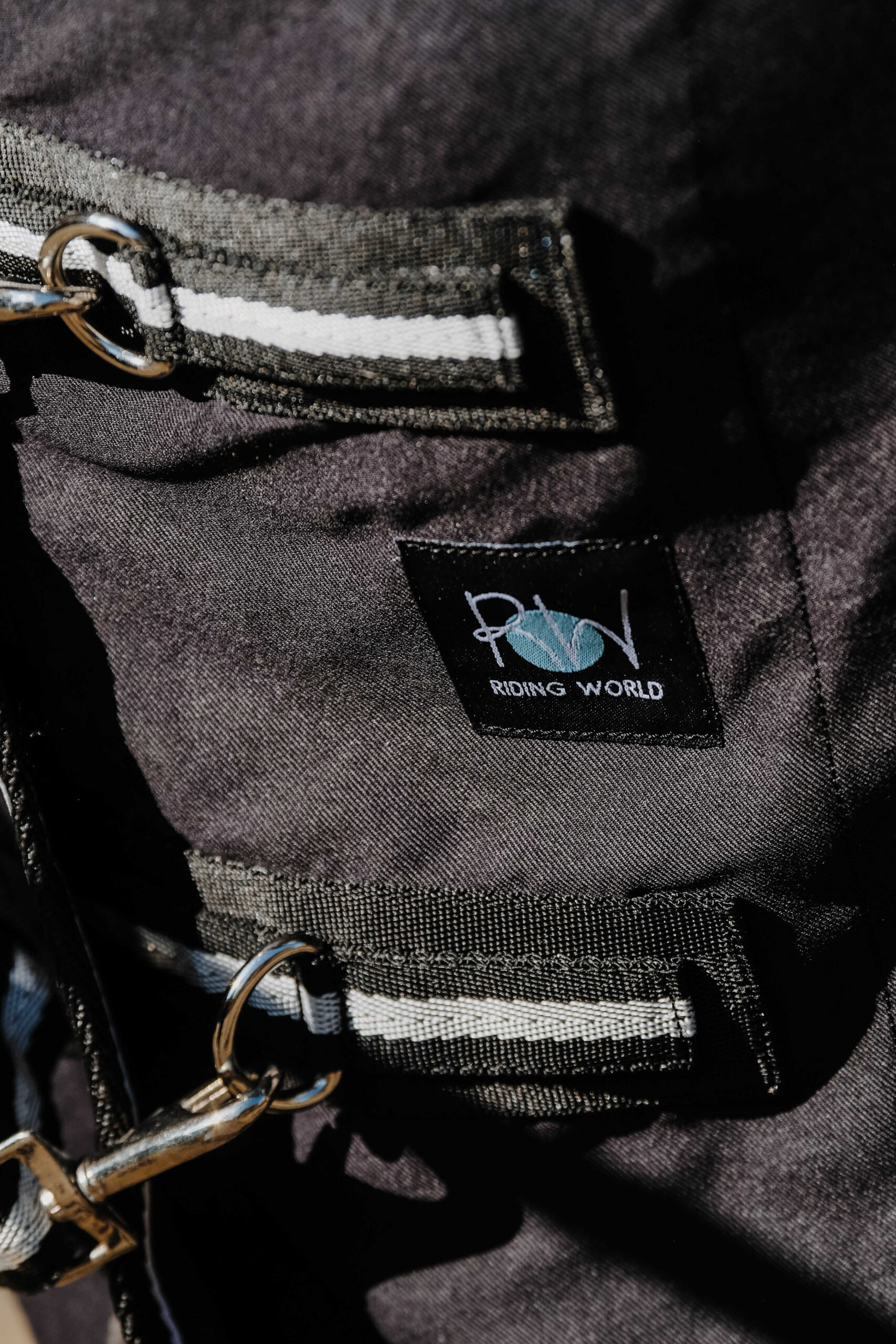 RIDING WORLD Stable Sheet SHINY - Image 3