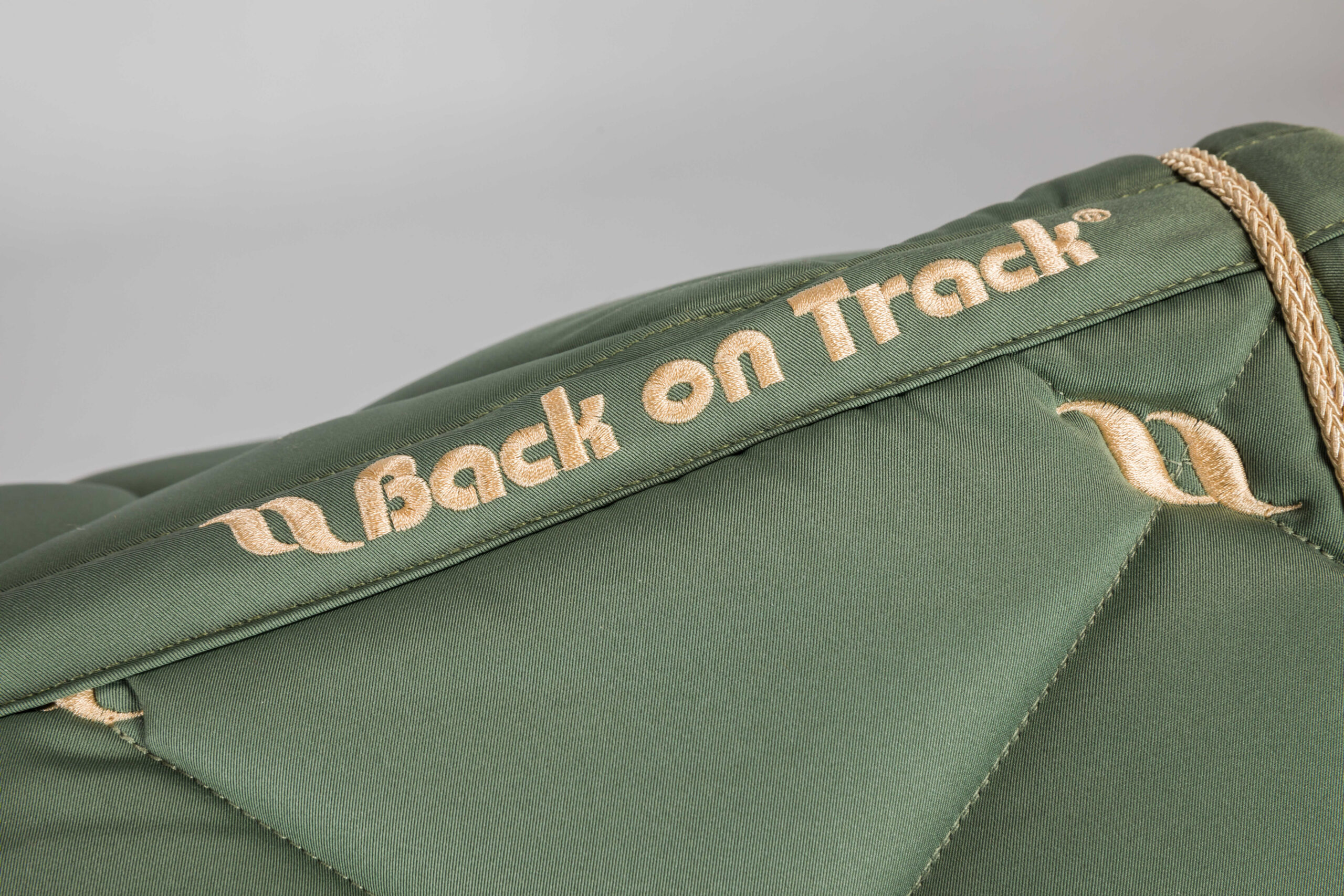 Saddle pad BACK ON TRACK® - Night Collection - Image 5