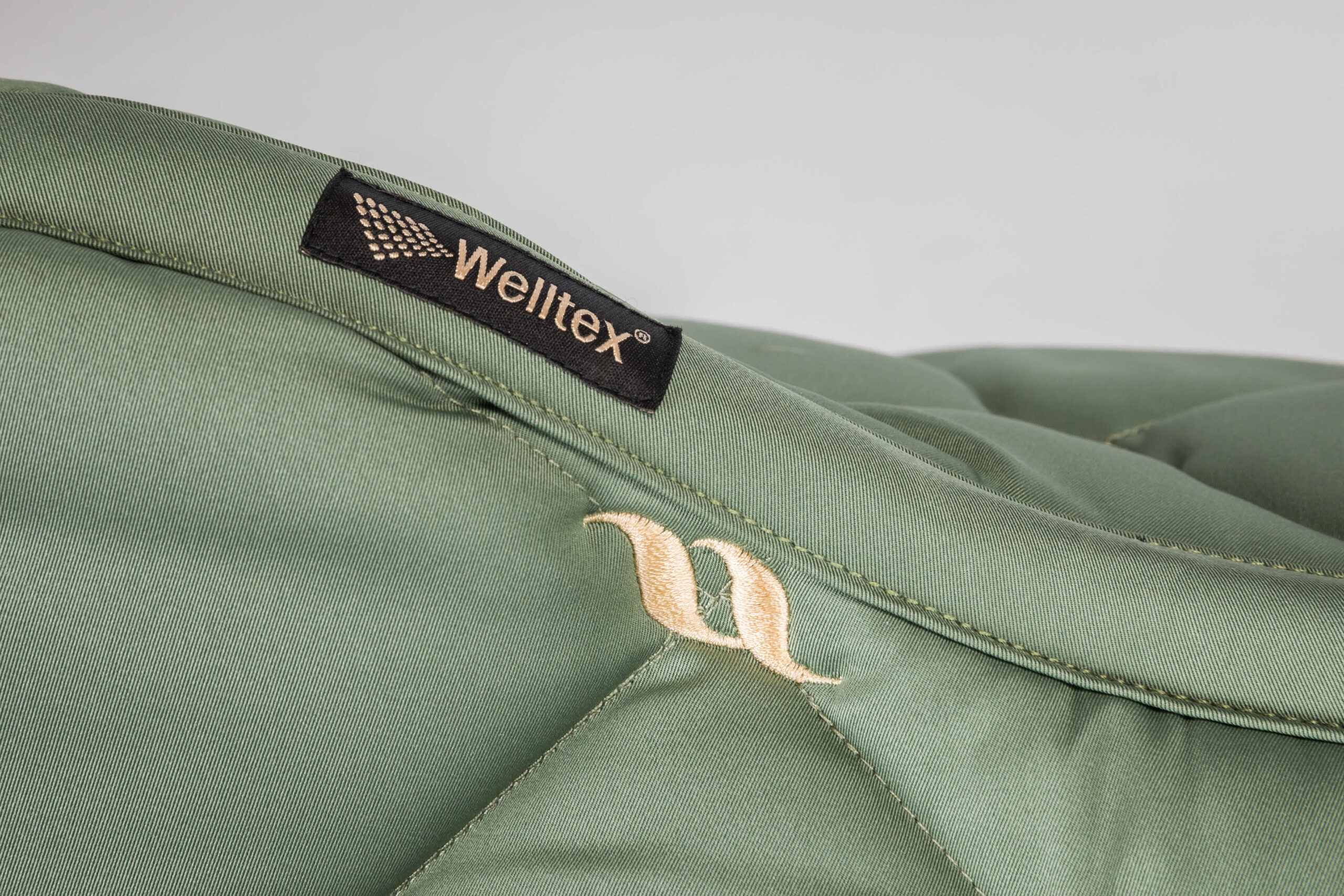 Saddle pad BACK ON TRACK® - Night Collection - Image 6