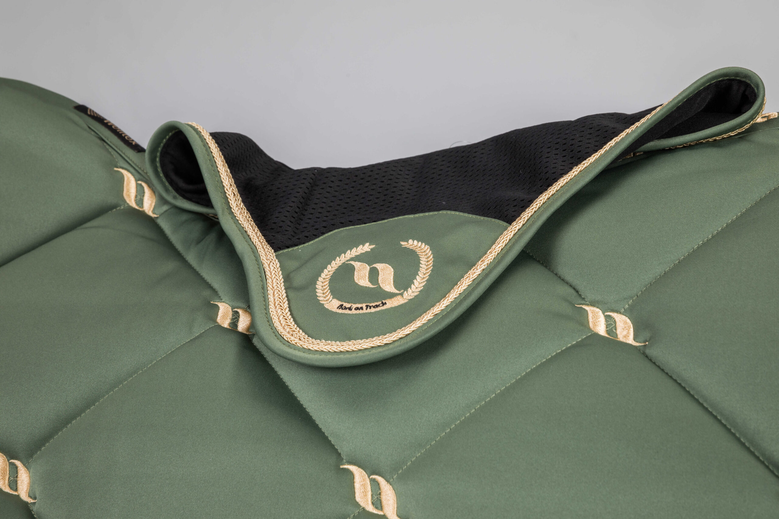 Saddle pad BACK ON TRACK® - Night Collection - Image 9