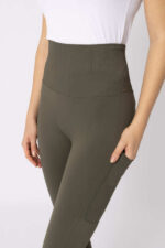 Janine Women's Seamless Full Grip Tights with phone Pocket - Image 4